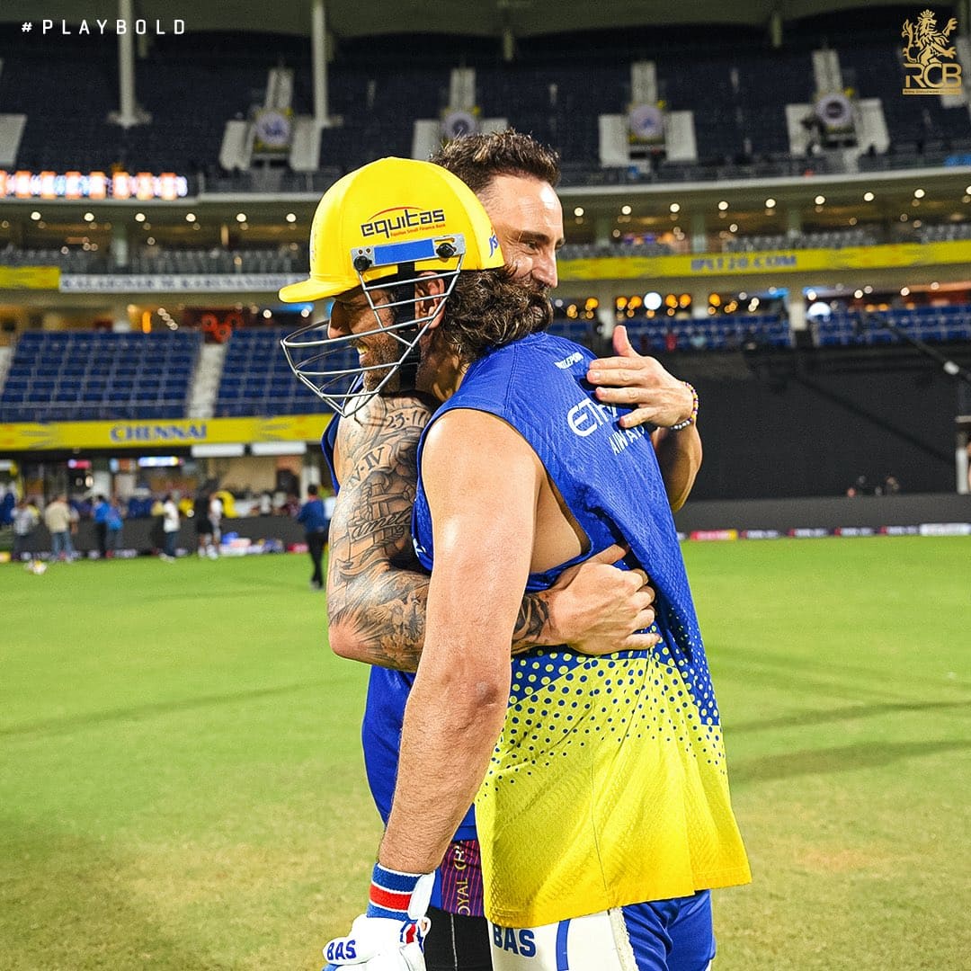 IPL 2024 | MS Dhoni & Faf du Plessis Embrace In Heartwarming Moment Before CSK vs RCB